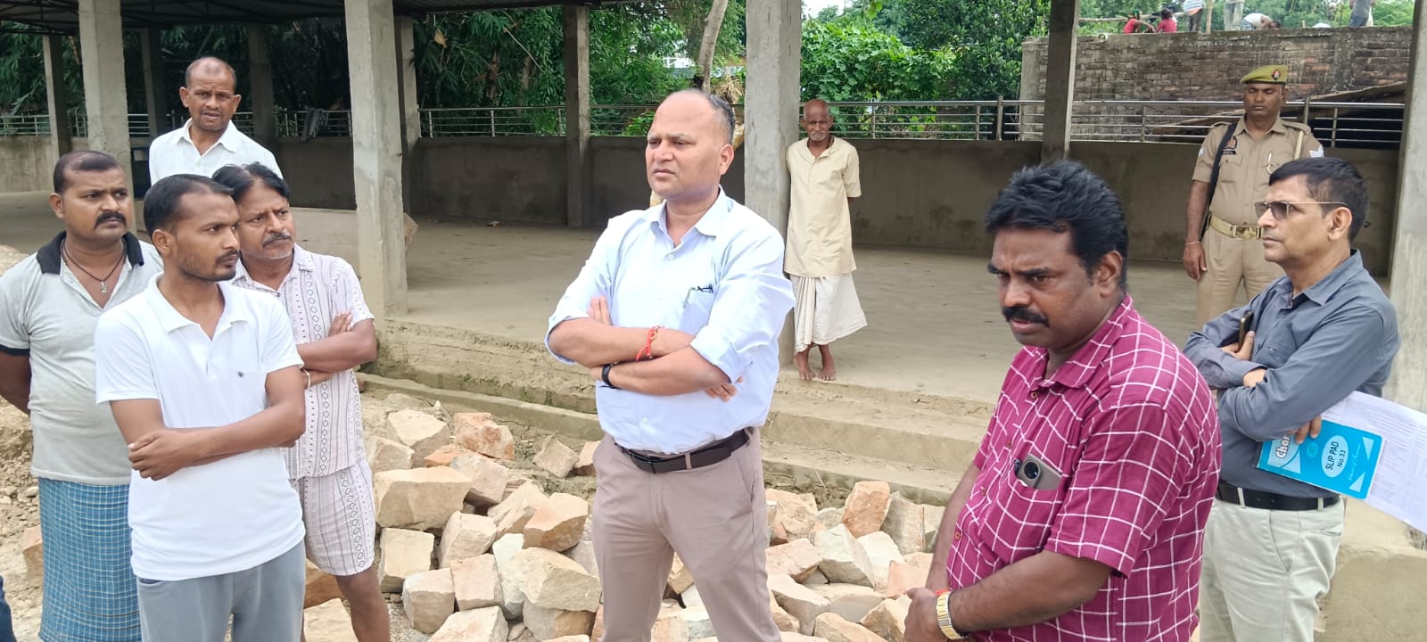 निर्माण कार्यों में मानकों की अनदेखी पर अपर जिलाधिकारी सख्त, घटिया सामग्री मिली तो होगी कार्रवाई