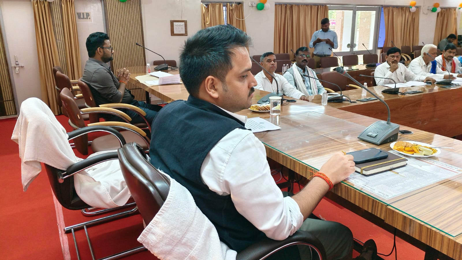 सोनभद्र में स्नातक के 21 और शिक्षक के 13 मतदेय स्थल प्रस्तावित